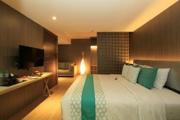 Bedrock Hotel Kuta - Photo2