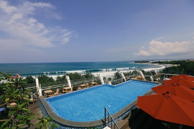 Kutabex Beachfront Hotel - Photo2