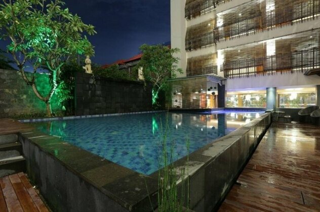 RedDoorz @ Sunset Road Kuta - Photo3