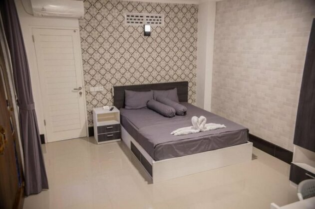 Simple Kuta Bedroom