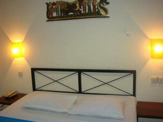 Sun Set View Carita Hotel - Photo2
