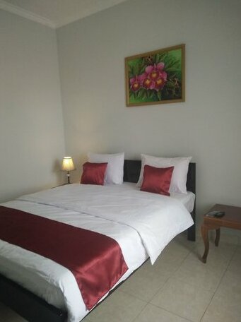 Cahaya Adrian Hotel - Photo2
