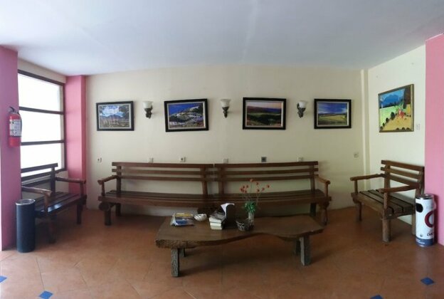 Centro Bajo Hotel & Resto - Photo3