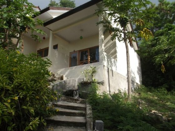 CF Komodo Hotel