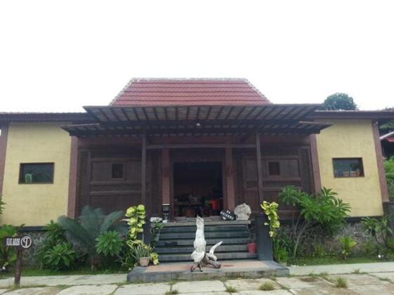 Exotic Komodo Hotel