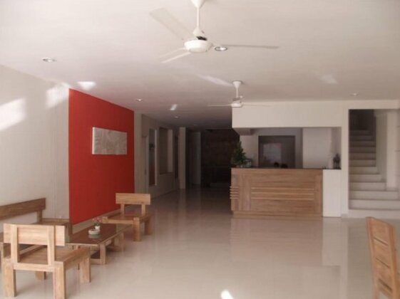 L Bajo Hotel - Photo5