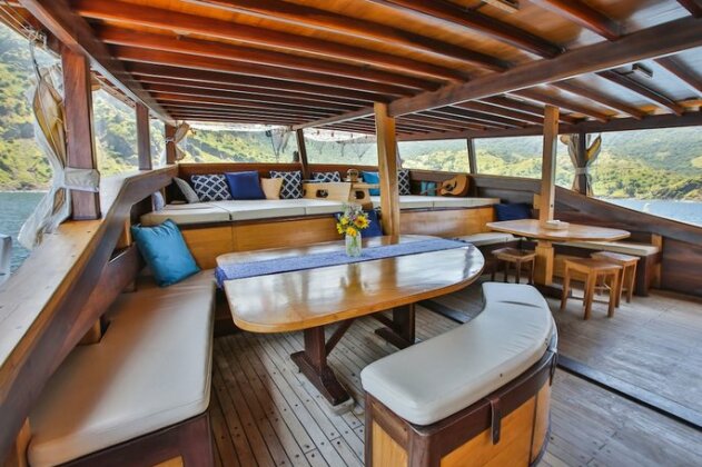 Tanaka Liveaboard - Photo3