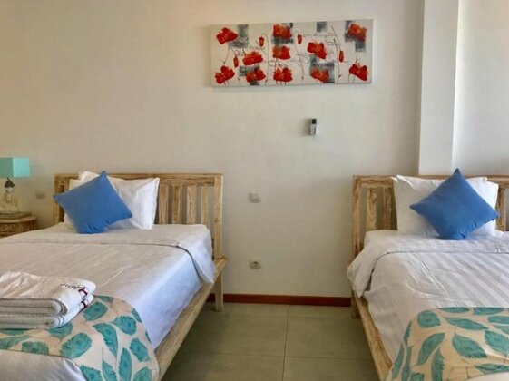 Triple 8 Suites - Photo3