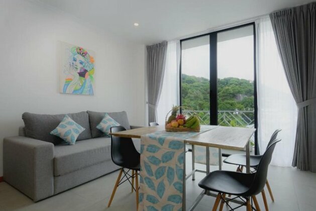 Triple 8 Suites - Photo4