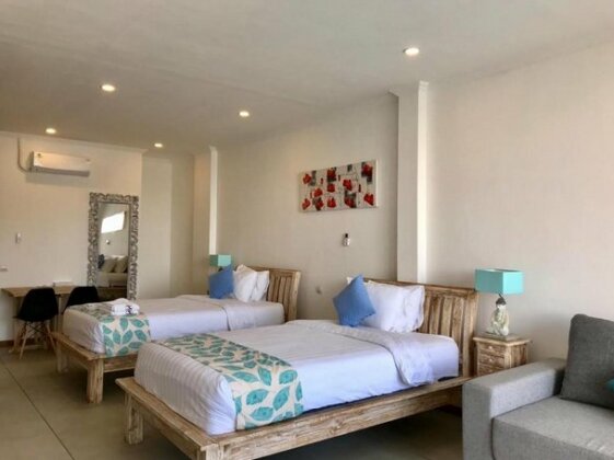 Triple 8 Suites - Photo5