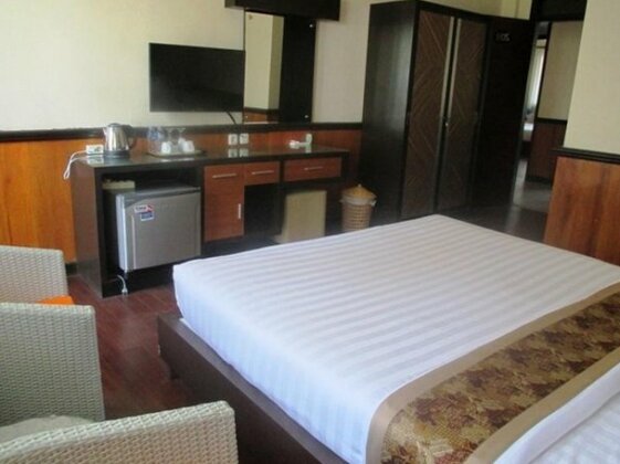 Rollaas Hotel and Resort - Photo3