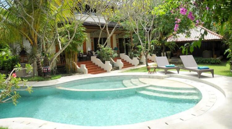 Baliana Villa Legian - Photo2
