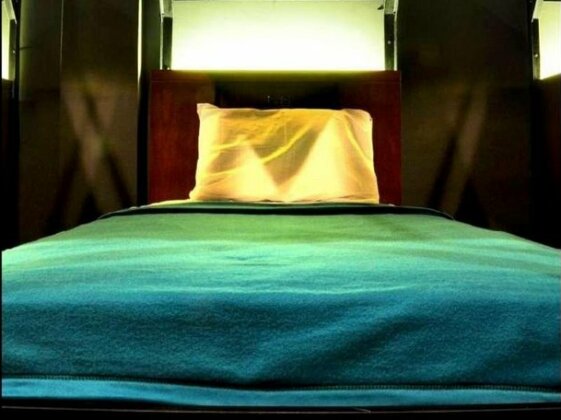 Bedbunkers Kuta Hostel - Photo3