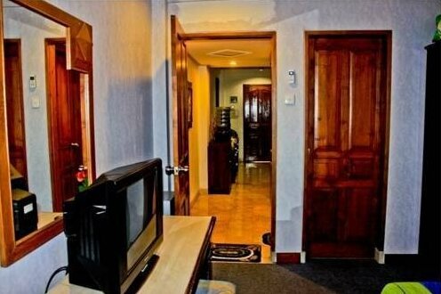 Cozy Suites - Photo2
