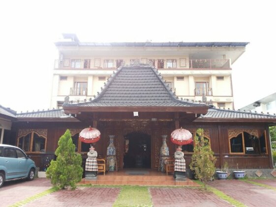 Hotel Puri Mimi - Photo2
