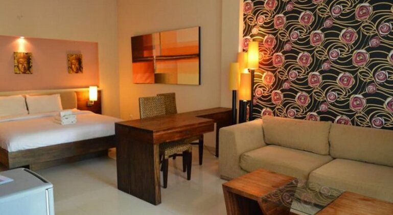 Marinos Place - Photo3