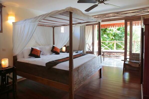 Right By the Beach 5 Bed Villa Seminyak - Photo4
