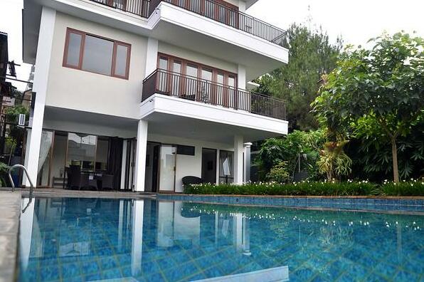 Asri Villa Dago Private Pool - Photo3