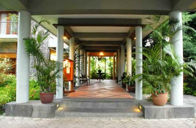 La Oma Hotel & Cafe - Photo2
