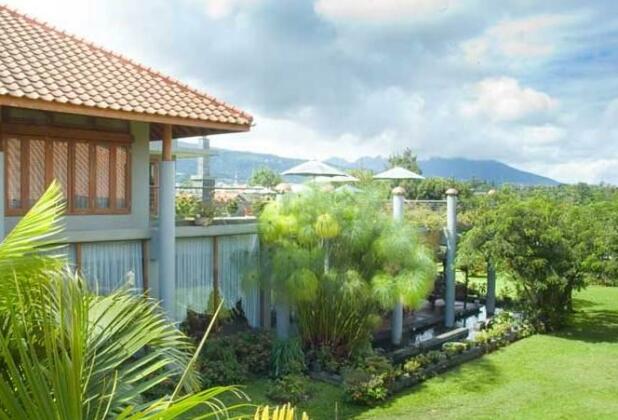 La Oma Hotel & Cafe - Photo4