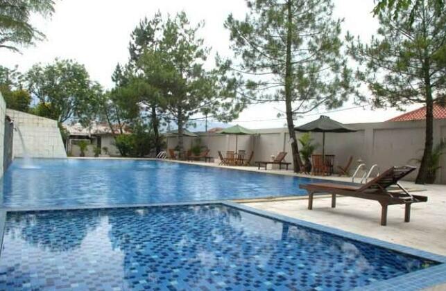 La Oma Hotel & Cafe - Photo5