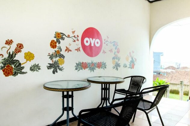 OYO 677 Rianes Family Residence - Photo4