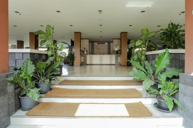 RedDoorz Plus near Farmhouse Lembang - Photo3