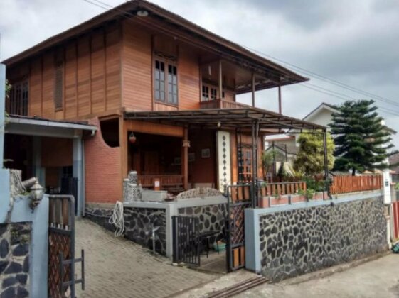Wooden House Lembang - Photo5