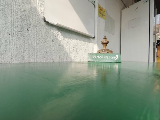 Gili Bong - Photo4