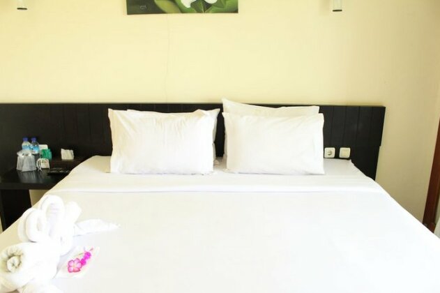 Gondang Beach Hotel - Photo3