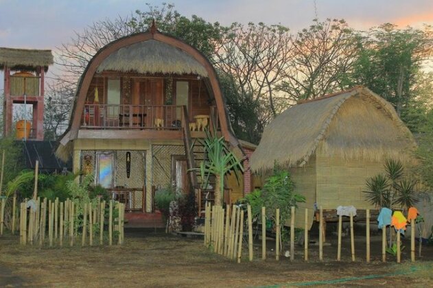 Kampung Meno Bungalows - Photo2