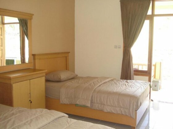 Lembah Rinjani Villa & Resto - Photo2