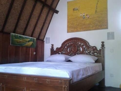 Lucky's Bungalow And Bar - Photo2