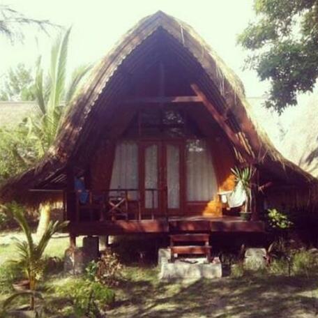 Lucky's Bungalow And Bar - Photo5