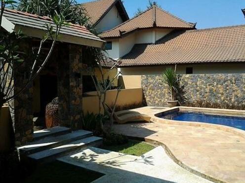 Matahari Inn - Photo2