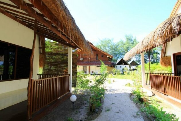 MayaLiam Bungalows - Photo5