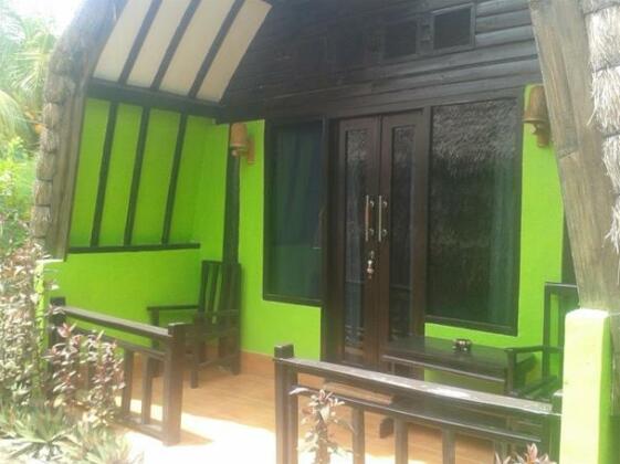 Nana Bungalows - Photo2