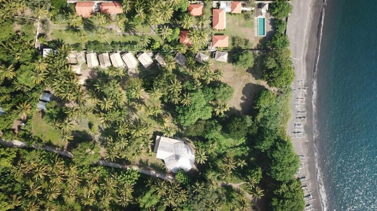 Sunset Springs Beach Retreat - Photo2
