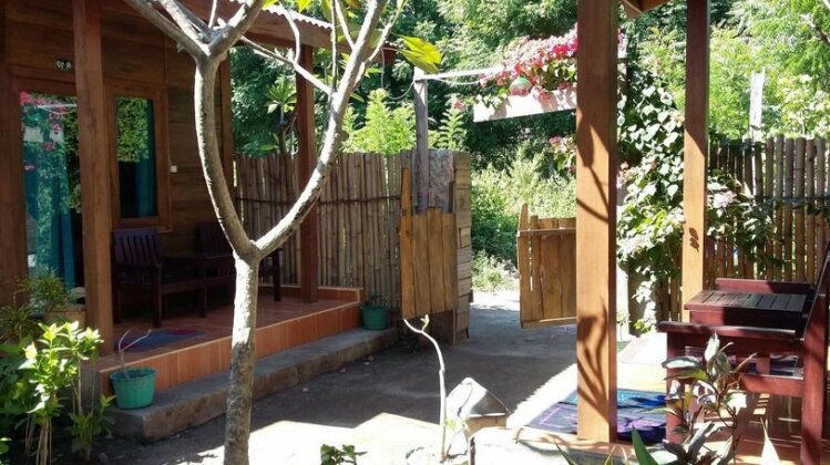 Trust Bungalow - Photo2