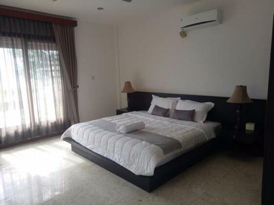 Villa Indah Batu Layar - Photo2