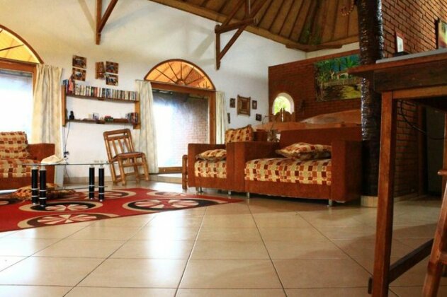 Arya utama villa's