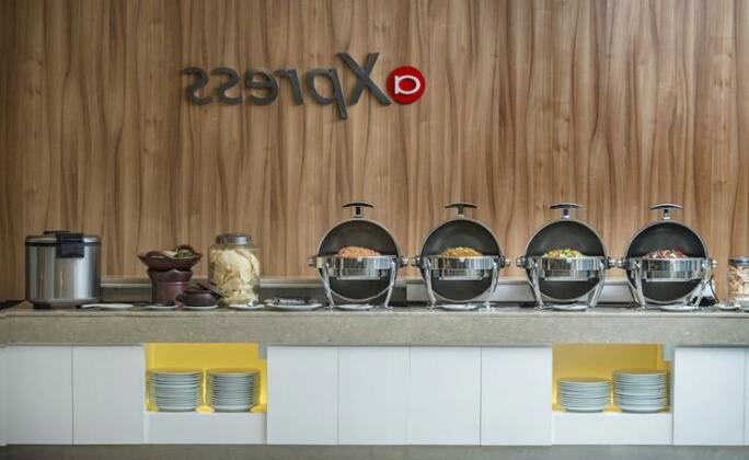 Amaris Hotel Madiun - Photo4