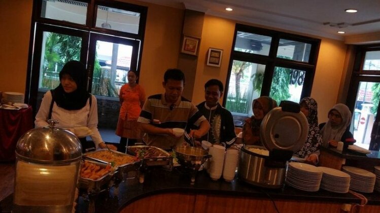 Hotel Setiabudi Madiun - Photo3