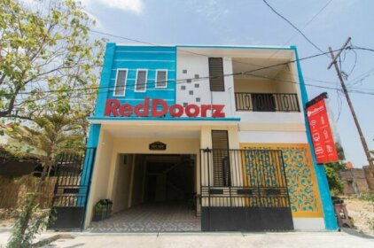 RedDoorz Syariah near Politeknik Negeri Madiun