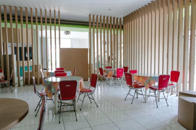 SPOT ON 1796 Hotel Taman Indah - Photo4