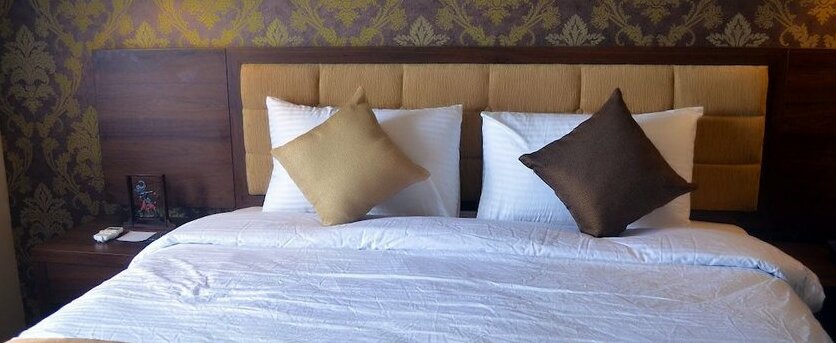 Hotel Safira Magelang - Photo2