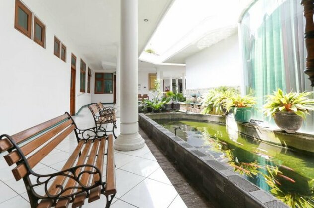 RedDoorz Syariah near Alun Alun Magelang - Photo3