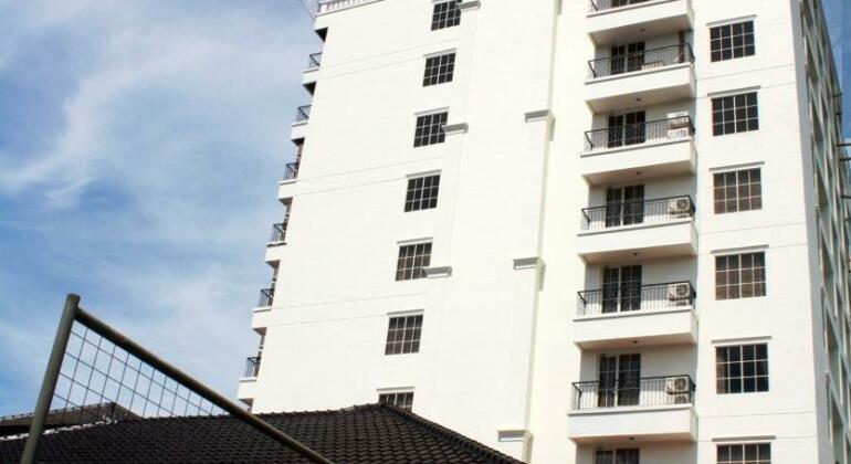 Colonial Hotel