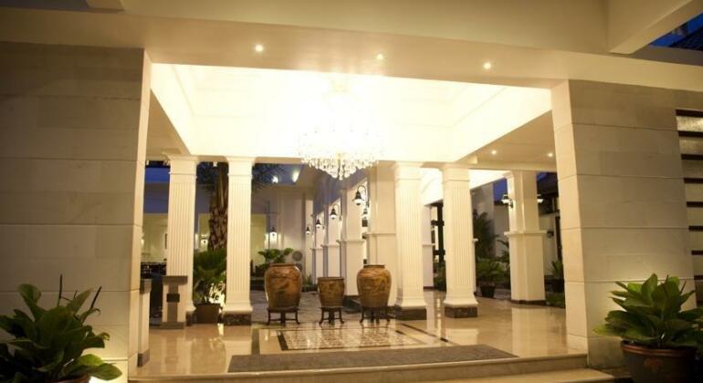 Colonial Hotel - Photo3