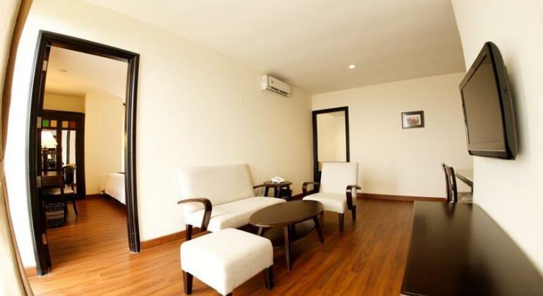 Colonial Hotel - Photo5